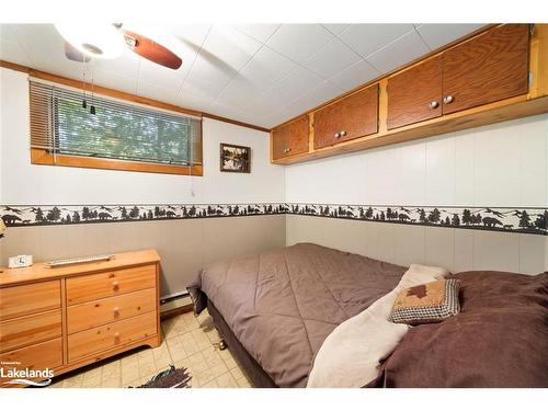 21 Long Arm Lane, Seguin, ON - Indoor Photo Showing Bedroom