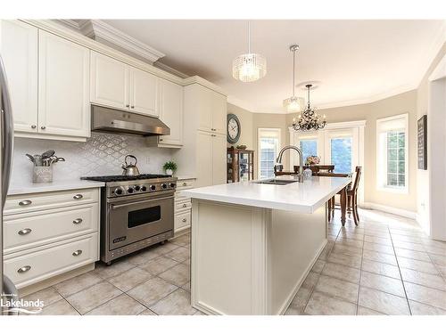 16 Basswood Drive, Wasaga Beach, ON - Indoor Photo Showing Kitchen With Upgraded Kitchen