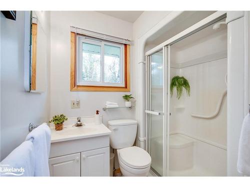 336 Kent Road, Sundridge, ON - Indoor Photo Showing Bathroom