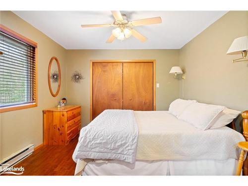 17 Tapatoo Trail, Seguin, ON - Indoor Photo Showing Bedroom