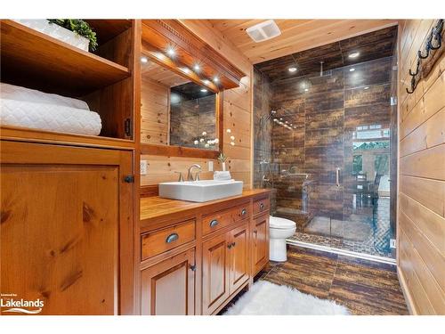 195 Charlies Lane, Huntsville, ON - Indoor Photo Showing Bathroom