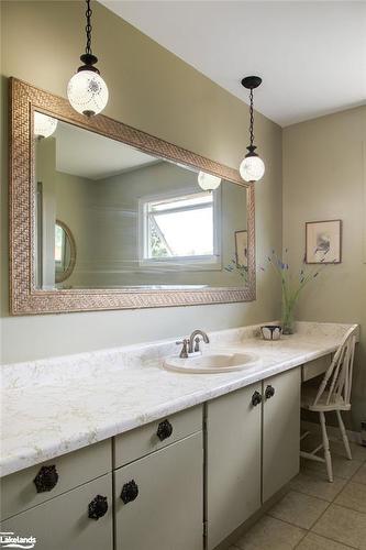 1768 8 Concession S, Clearview, ON - Indoor Photo Showing Bathroom