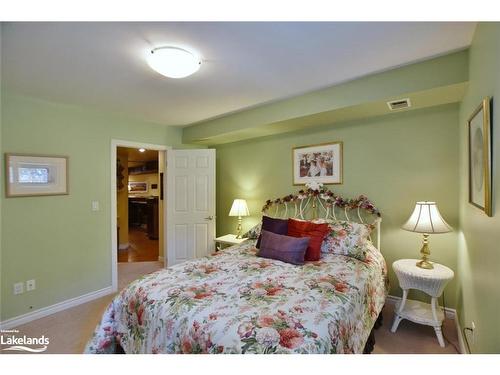 37 Cranberry Heights, Wasaga Beach, ON - Indoor Photo Showing Bedroom