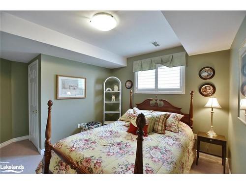 37 Cranberry Heights, Wasaga Beach, ON - Indoor Photo Showing Bedroom