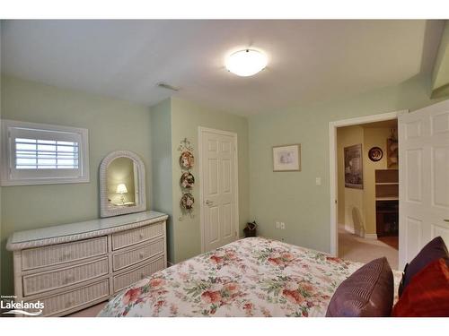 37 Cranberry Heights, Wasaga Beach, ON - Indoor Photo Showing Bedroom