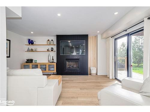16 Trails End, Collingwood, ON - Indoor Photo Showing Living Room With Fireplace