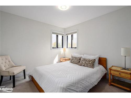 16 Trails End, Collingwood, ON - Indoor Photo Showing Bedroom