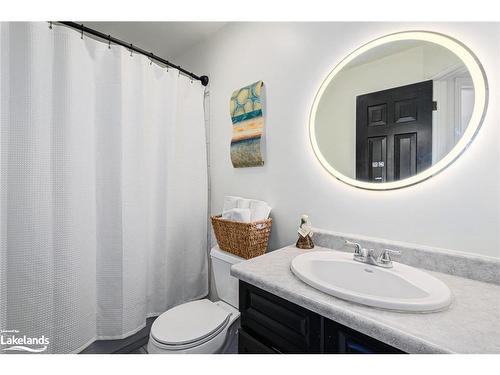16 Trails End, Collingwood, ON - Indoor Photo Showing Bathroom