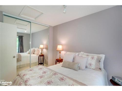 5 Barker Boulevard, Collingwood, ON - Indoor Photo Showing Bedroom