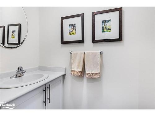 13 Hewson Street, Penetang, ON - Indoor Photo Showing Bathroom