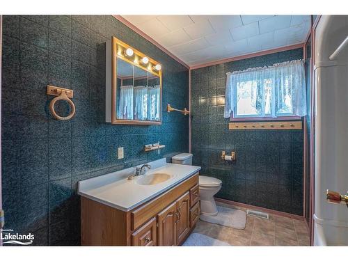 7 Lyons Street, Minden, ON - Indoor Photo Showing Bathroom