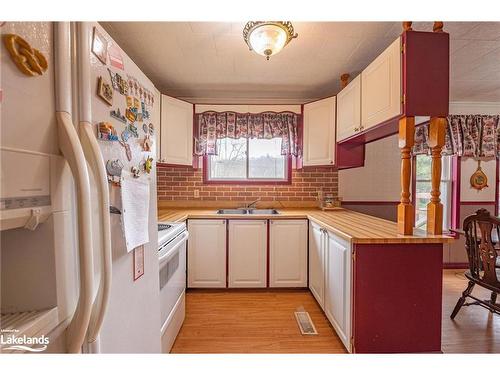 7 Lyons Street, Minden, ON - Indoor Photo Showing Kitchen With Double Sink