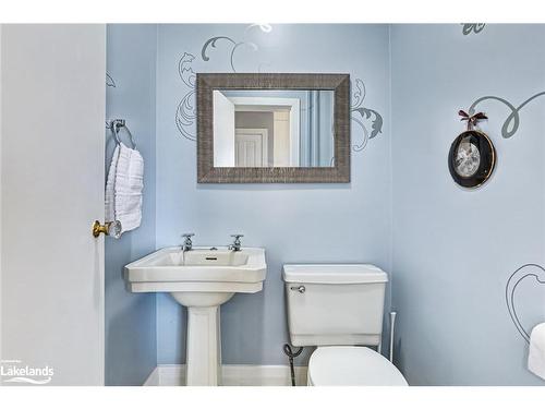 279 Peel Street, Collingwood, ON - Indoor Photo Showing Bathroom