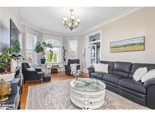 279 Peel Street, Collingwood, ON - Indoor Photo Showing Living Room