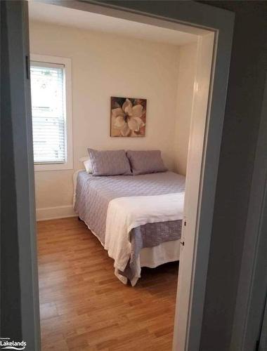 279 Peel Street, Collingwood, ON - Indoor Photo Showing Bedroom