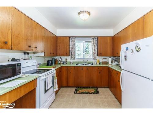 56 Hanes Road, Huntsville, ON - Indoor Photo Showing Kitchen With Double Sink
