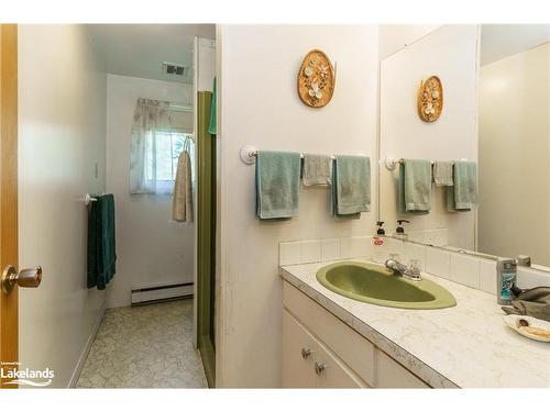 56 Hanes Road, Huntsville, ON - Indoor Photo Showing Bathroom