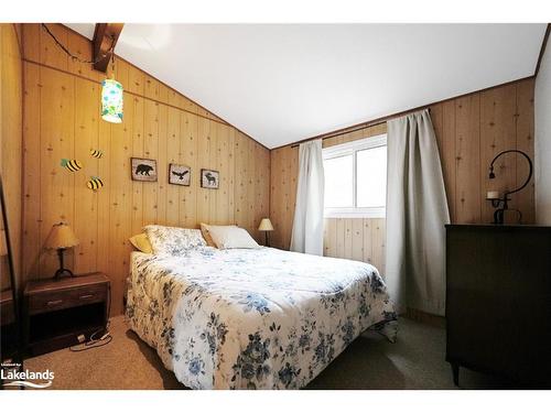 6210 Haliburton Lake Road, Haliburton, ON - Indoor Photo Showing Bedroom