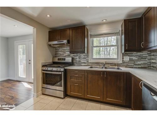864 Birchwood Drive, Midland, ON - Indoor Photo Showing Kitchen With Double Sink