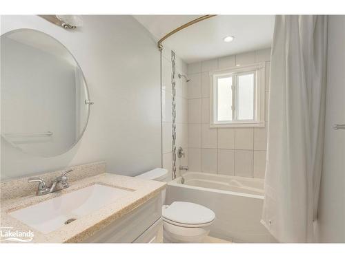 864 Birchwood Drive, Midland, ON - Indoor Photo Showing Bathroom