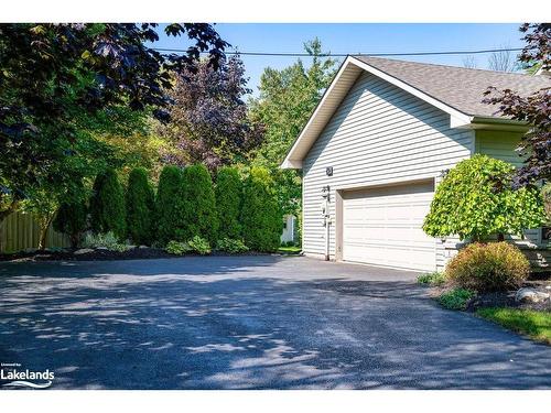 2 Evergreen Road, Collingwood, ON - Outdoor