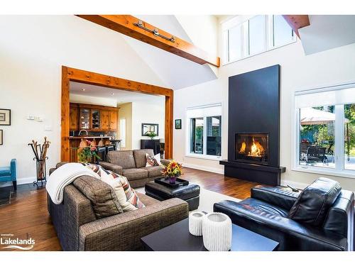 2 Evergreen Road, Collingwood, ON - Indoor Photo Showing Living Room With Fireplace