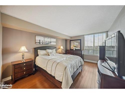 603-2 Covington Road, Toronto, ON - Indoor Photo Showing Bedroom