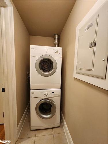 206-391 James Street, Gravenhurst, ON - Indoor Photo Showing Laundry Room