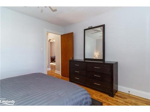 9 Morris Avenue, Huntsville, ON - Indoor Photo Showing Bedroom