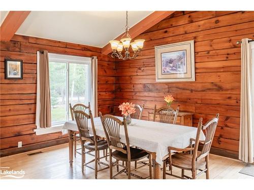 328 East Browns Road, Huntsville, ON - Indoor Photo Showing Dining Room