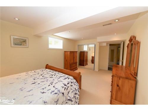 22 Kells Crescent, Collingwood, ON - Indoor Photo Showing Bedroom