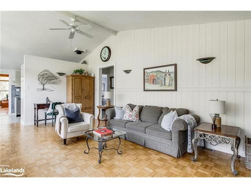 19 Pine Needles Drive, Tiny, ON - Indoor Photo Showing Living Room
