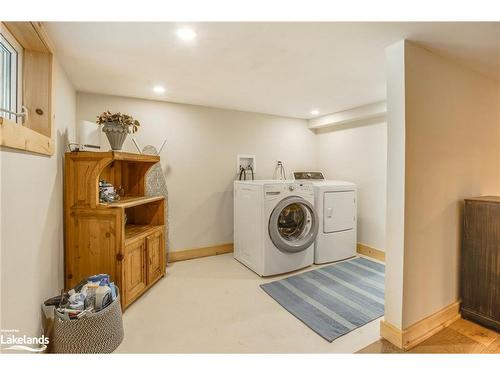 19 Pine Needles Drive, Tiny, ON - Indoor Photo Showing Laundry Room