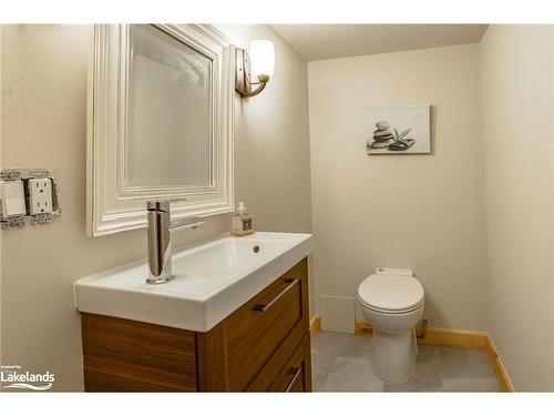 19 Pine Needles Drive, Tiny, ON - Indoor Photo Showing Bathroom