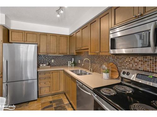 41 Silver Glen Boulevard, Collingwood, ON - Indoor Photo Showing Kitchen With Stainless Steel Kitchen With Double Sink