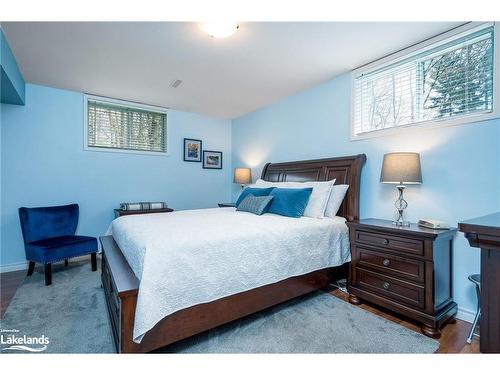 47 Frederick Drive, Wasaga Beach, ON - Indoor Photo Showing Bedroom