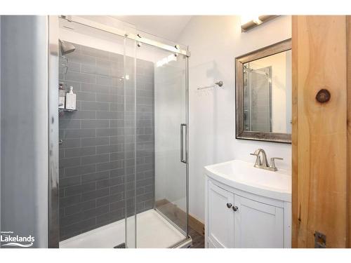 210 Arlberg Crescent, The Blue Mountains, ON - Indoor Photo Showing Bathroom