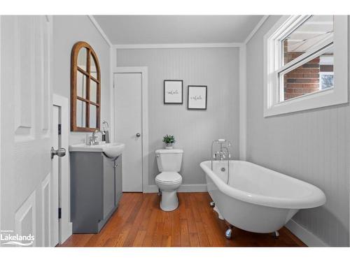 114 Wellington Street, Feversham, ON - Indoor Photo Showing Bathroom