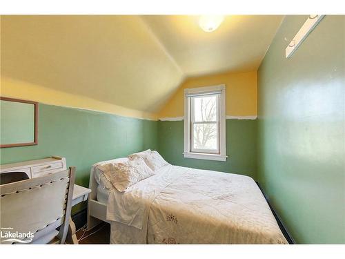 556341 6Th Line, The Blue Mountains, ON - Indoor Photo Showing Bedroom