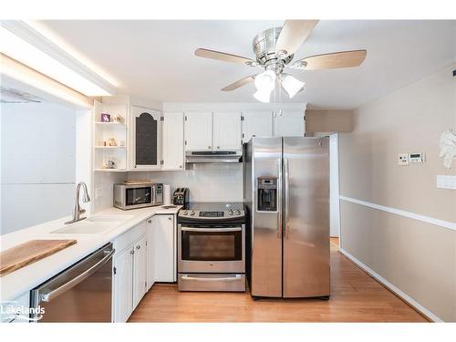 409 Pheasant Lane, Midland, ON - Indoor Photo Showing Kitchen