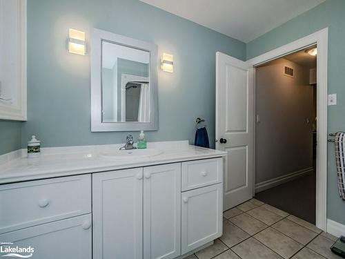 53 Donald Street, Bracebridge, ON - Indoor Photo Showing Bathroom