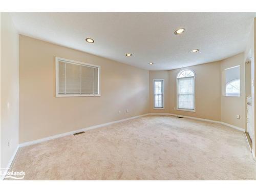 173 Dyer Drive, Wasaga Beach, ON - Indoor Photo Showing Other Room