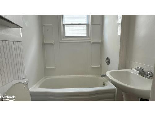 388 Mildred Street, Midland, ON - Indoor Photo Showing Bathroom