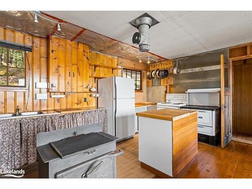 12865 Little Hawk - South Shore Lake, Haliburton, ON - Indoor Photo Showing Kitchen