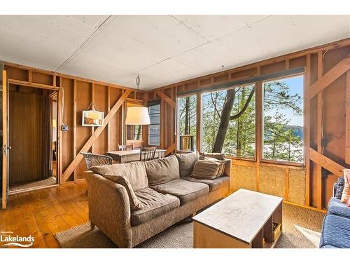 12865 Little Hawk - South Shore Lake, Haliburton, ON - Indoor Photo Showing Living Room