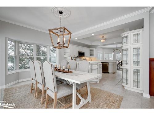 279 Santas Village Road, Bracebridge, ON - Indoor Photo Showing Dining Room