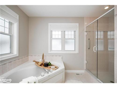 279 Santas Village Road, Bracebridge, ON - Indoor Photo Showing Bathroom