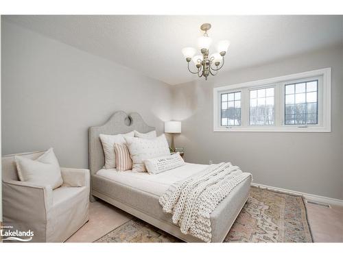 279 Santas Village Road, Bracebridge, ON - Indoor Photo Showing Bedroom