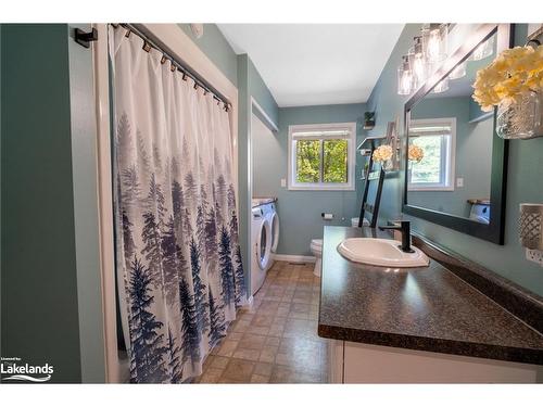 26 Sellens Avenue, Bracebridge, ON - Indoor Photo Showing Bathroom