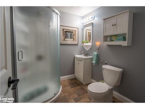26 Sellens Avenue, Bracebridge, ON - Indoor Photo Showing Bathroom